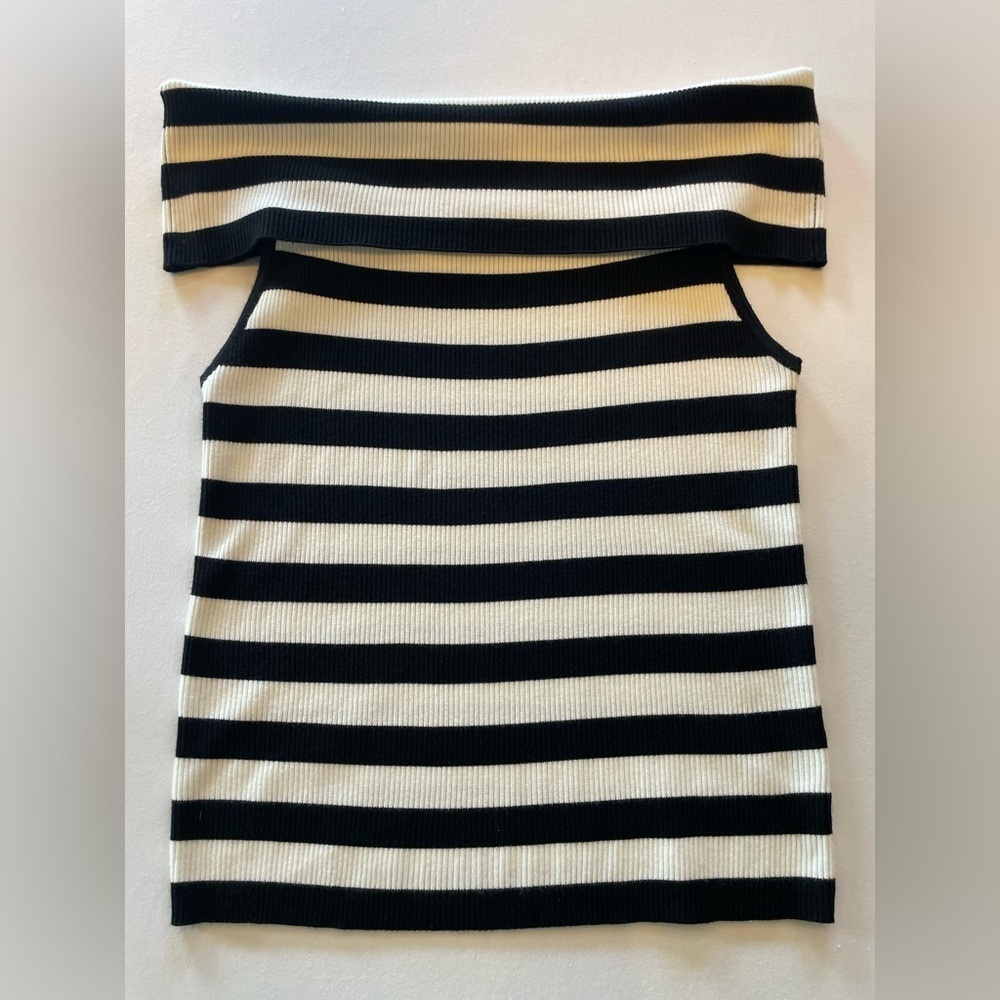 Black and White Striped Knit ribbed off shoulder Tank size L